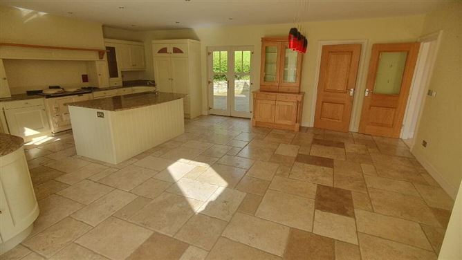 2 Woodvale Court, Letterkenny, Donegal