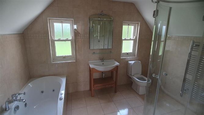 2 Woodvale Court, Letterkenny, Donegal