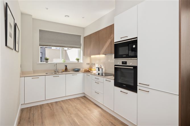 https://photos-a.propertyimages.ie/media/7/2/7/4996727/55665136-7474-4593-bc41-5b8413833f66_l.jpg