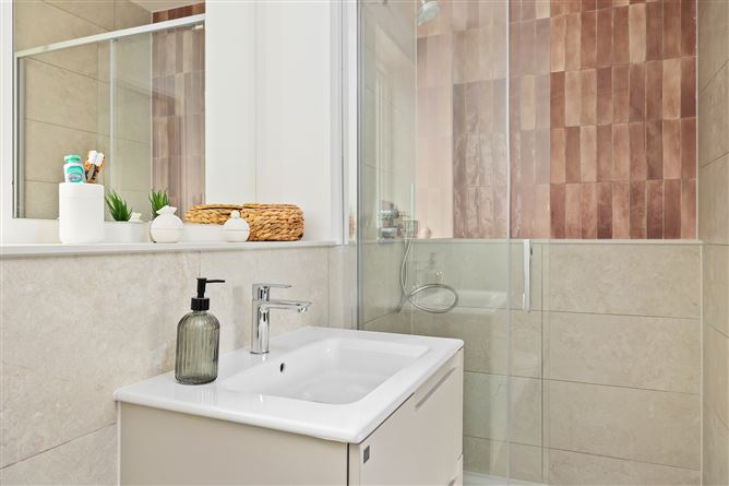 https://photos-a.propertyimages.ie/media/7/2/7/4996727/55665136-7474-4593-bc41-5b8413833f66_l.jpg