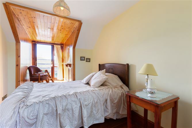 Chatsworth Lodge (with c. 3 acres), Ballyarthur, Woodenbridge, Co. Wicklow