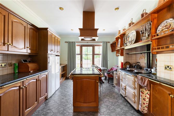 Chatsworth Lodge (with c. 3 acres), Ballyarthur, Woodenbridge, Co. Wicklow
