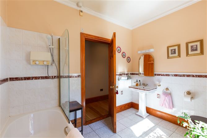 Chatsworth Lodge (with c. 3 acres), Ballyarthur, Woodenbridge, Co. Wicklow