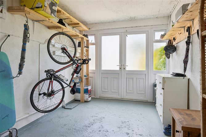 Photo 15 of 33 — 152 Clonkeen Road, Deansgrange, Co. Dublin