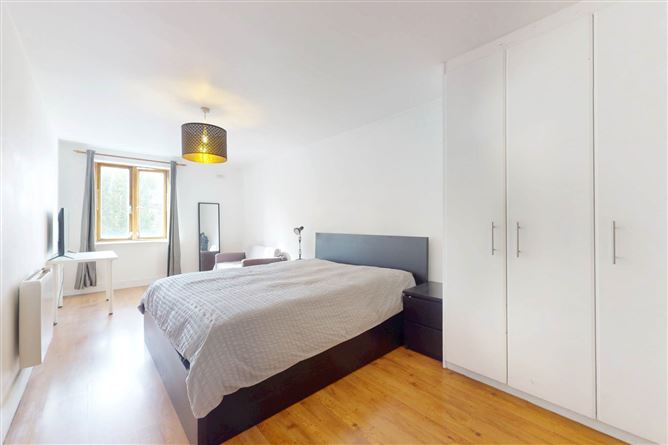 Apt 47 Steevens Gate, James St, Dublin 8