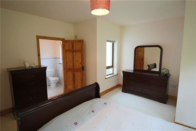 2 Cnoc Bofin, Dromod, Co. Leitrim