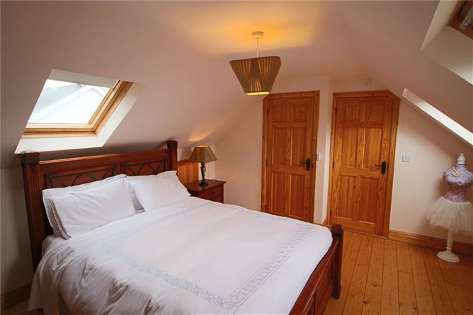 2 Cnoc Bofin, Dromod, Co. Leitrim