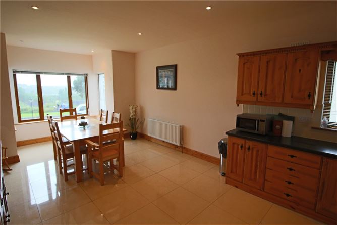 2 Cnoc Bofin, Dromod, Co. Leitrim