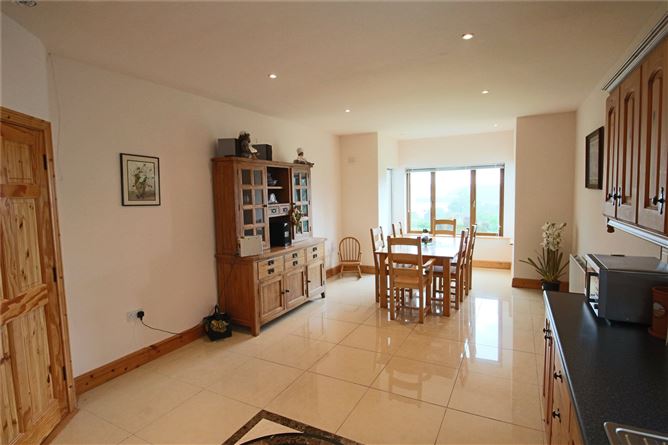 2 Cnoc Bofin, Dromod, Co. Leitrim
