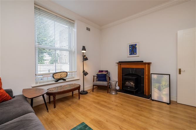 https://photos-a.propertyimages.ie/media/7/2/9/4950927/748bf059-9919-4142-848b-dee83be8d188_l.jpg