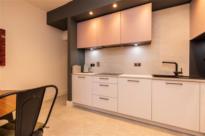 https://photos-a.propertyimages.ie/media/7/2/9/4950927/748bf059-9919-4142-848b-dee83be8d188_l.jpg