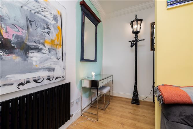 https://photos-a.propertyimages.ie/media/7/2/9/4950927/748bf059-9919-4142-848b-dee83be8d188_l.jpg