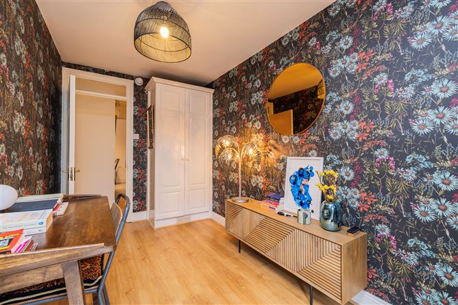 https://photos-a.propertyimages.ie/media/7/2/9/4950927/748bf059-9919-4142-848b-dee83be8d188_l.jpg
