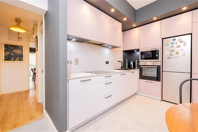 https://photos-a.propertyimages.ie/media/7/2/9/4950927/748bf059-9919-4142-848b-dee83be8d188_l.jpg