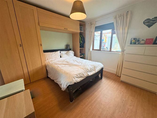 33 Saint Vincent's Park, Blackrock, Co. Dublin