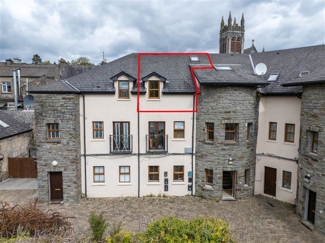 13 The Archways, Bridge Street, Carrick on Shannonm, Co. Leitrim
