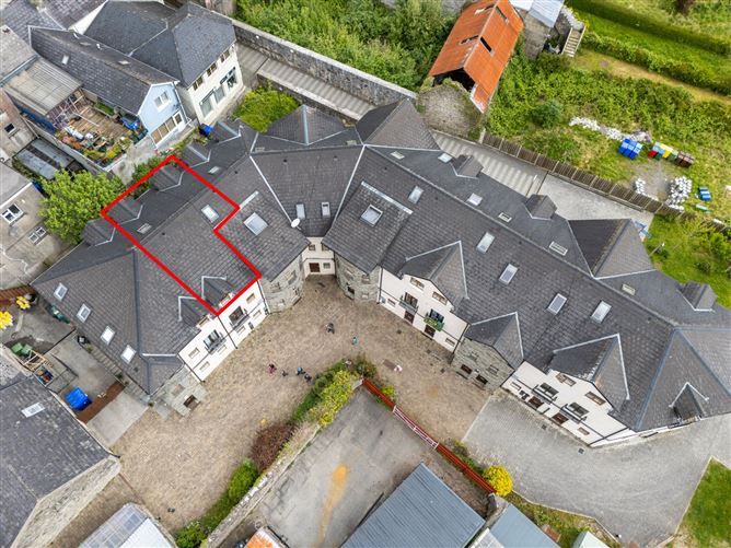 13 The Archways, Bridge Street, Carrick on Shannonm, Co. Leitrim