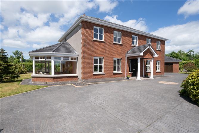 11 Chestnut Lawn, Classes Lake, Ovens, Co. Cork