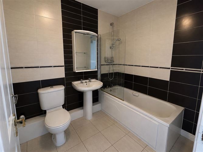 Photo 11 of 13 — 19 Beechdale Court, Ballycullen, Dublin 24