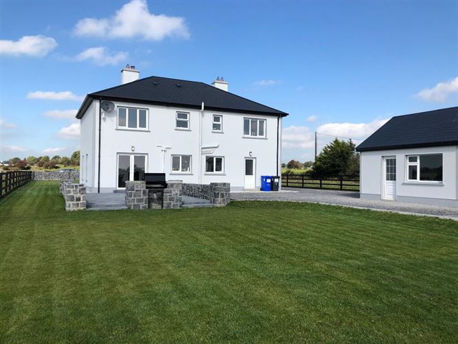 Carrownalasson, Four Mile House, Roscommon