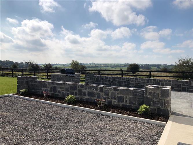 Carrownalasson, Four Mile House, Roscommon