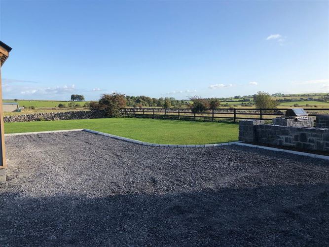 Carrownalasson, Four Mile House, Roscommon