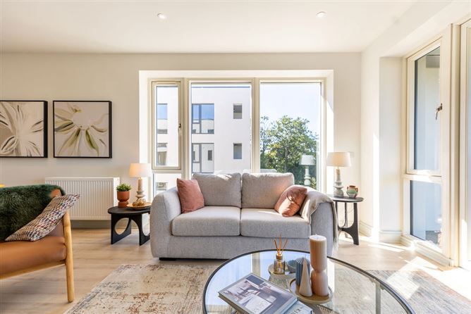 https://photos-a.propertyimages.ie/media/7/3/1/4765137/4457671c-c52e-4a4c-b87c-e06a04c0e560_l.jpg