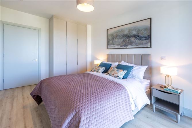 https://photos-a.propertyimages.ie/media/7/3/1/4765137/4457671c-c52e-4a4c-b87c-e06a04c0e560_l.jpg