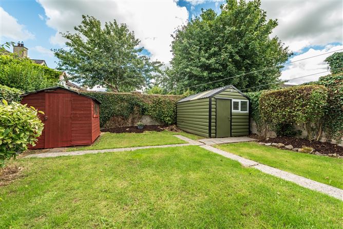 https://photos-a.propertyimages.ie/media/7/3/1/4943137/470af8ce-5daa-4c48-bbbd-ca876c52add3_l.jpg