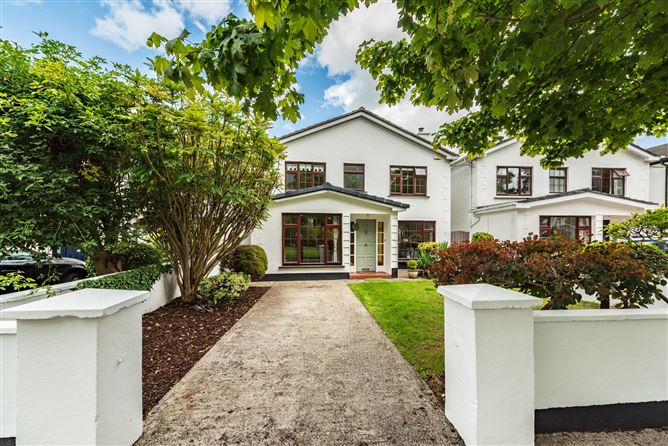 https://photos-a.propertyimages.ie/media/7/3/1/4943137/470af8ce-5daa-4c48-bbbd-ca876c52add3_l.jpg