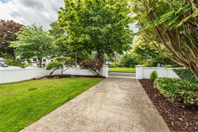 https://photos-a.propertyimages.ie/media/7/3/1/4943137/470af8ce-5daa-4c48-bbbd-ca876c52add3_l.jpg