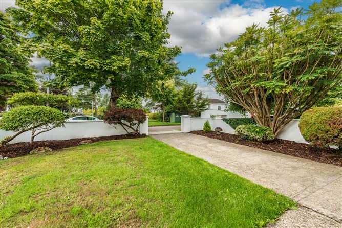 https://photos-a.propertyimages.ie/media/7/3/1/4943137/470af8ce-5daa-4c48-bbbd-ca876c52add3_l.jpg