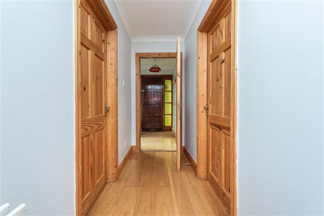 https://photos-a.propertyimages.ie/media/7/3/1/4943137/470af8ce-5daa-4c48-bbbd-ca876c52add3_l.jpg