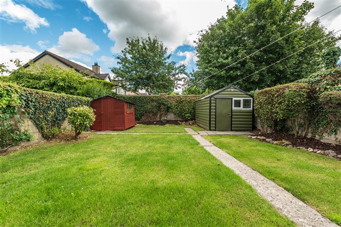 https://photos-a.propertyimages.ie/media/7/3/1/4943137/470af8ce-5daa-4c48-bbbd-ca876c52add3_l.jpg