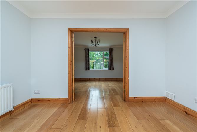 https://photos-a.propertyimages.ie/media/7/3/1/4943137/470af8ce-5daa-4c48-bbbd-ca876c52add3_l.jpg