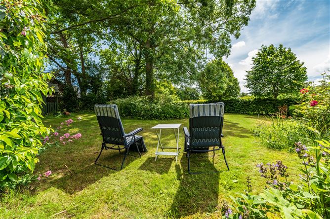 https://photos-a.propertyimages.ie/media/7/3/1/5014137/95e53d88-e51c-4aed-8835-fea897fb62f0_l.jpg