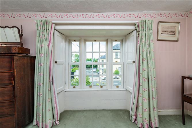 https://photos-a.propertyimages.ie/media/7/3/1/5014137/95e53d88-e51c-4aed-8835-fea897fb62f0_l.jpg
