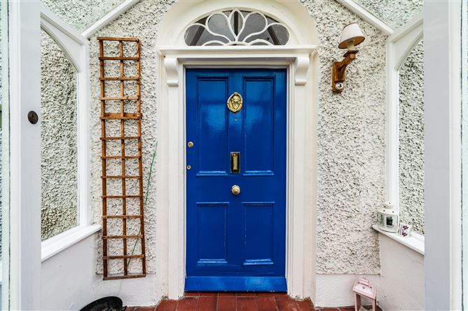 https://photos-a.propertyimages.ie/media/7/3/1/5014137/95e53d88-e51c-4aed-8835-fea897fb62f0_l.jpg