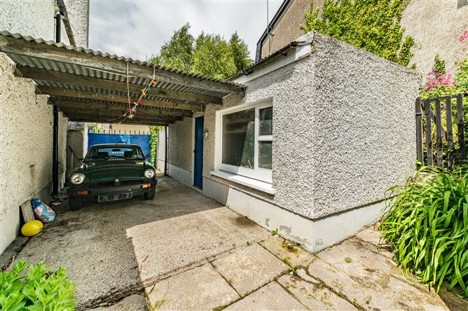 https://photos-a.propertyimages.ie/media/7/3/1/5014137/95e53d88-e51c-4aed-8835-fea897fb62f0_l.jpg