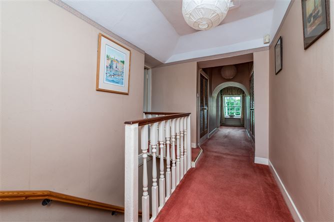 https://photos-a.propertyimages.ie/media/7/3/1/5014137/95e53d88-e51c-4aed-8835-fea897fb62f0_l.jpg