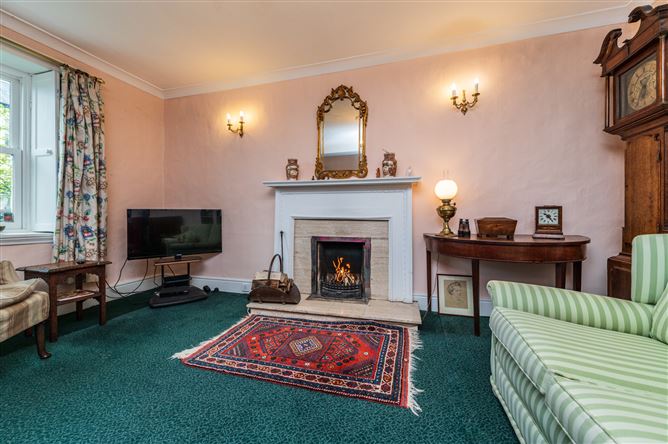 https://photos-a.propertyimages.ie/media/7/3/1/5014137/95e53d88-e51c-4aed-8835-fea897fb62f0_l.jpg
