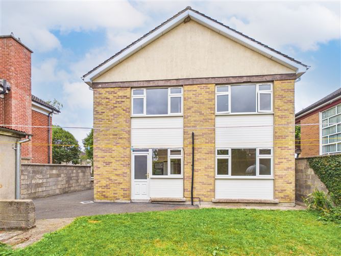 Photo 16 of 24 — 17 Willowmere Drive, Thurles, Co. Tipperary