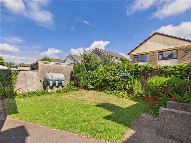 Photo 18 of 24 — 17 Willowmere Drive, Thurles, Co. Tipperary
