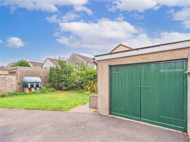 Photo 17 of 24 — 17 Willowmere Drive, Thurles, Co. Tipperary