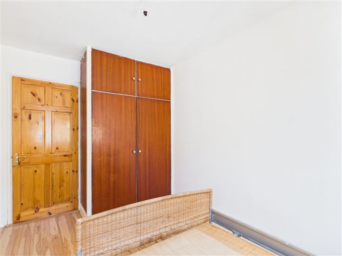 Photo 10 of 24 — 17 Willowmere Drive, Thurles, Co. Tipperary