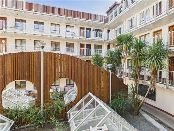 Apt, 15 Penrose Court, Anne Street, Waterford