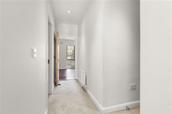 https://photos-a.propertyimages.ie/media/7/3/2/5011237/8e1f171e-1ea7-4c99-b5eb-60558e8ec932_l.jpg