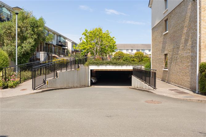 https://photos-a.propertyimages.ie/media/7/3/2/5011237/8e1f171e-1ea7-4c99-b5eb-60558e8ec932_l.jpg