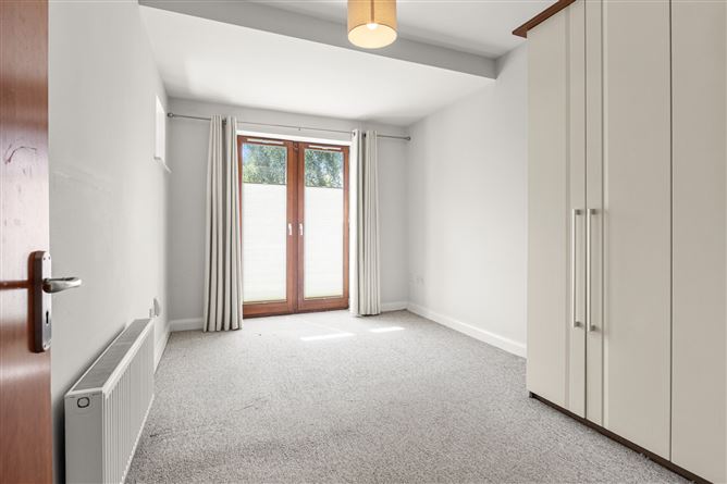 https://photos-a.propertyimages.ie/media/7/3/2/5011237/8e1f171e-1ea7-4c99-b5eb-60558e8ec932_l.jpg