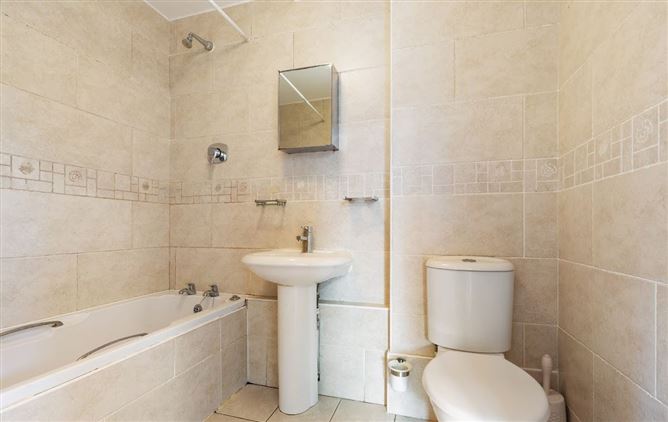 3 Hybreasal House, South Circular Road,   Dublin 8